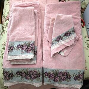 Vintage pink ribbon and lace accent towel set. Made in the USA.